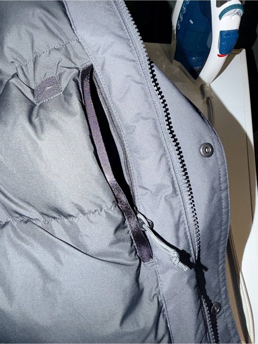 The North Face Men's Gray Parka with Faux Fur Hood Size Large - Picture 11 of 11